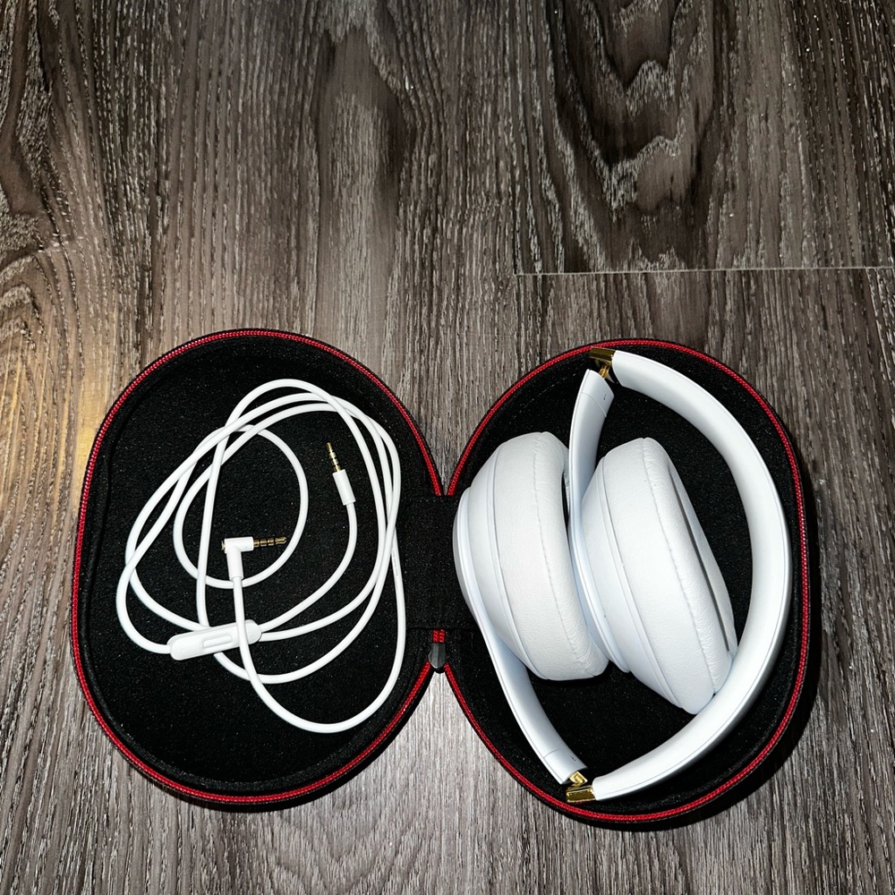 White and gold Beats Studio 3 wireless noise cancelling headphones